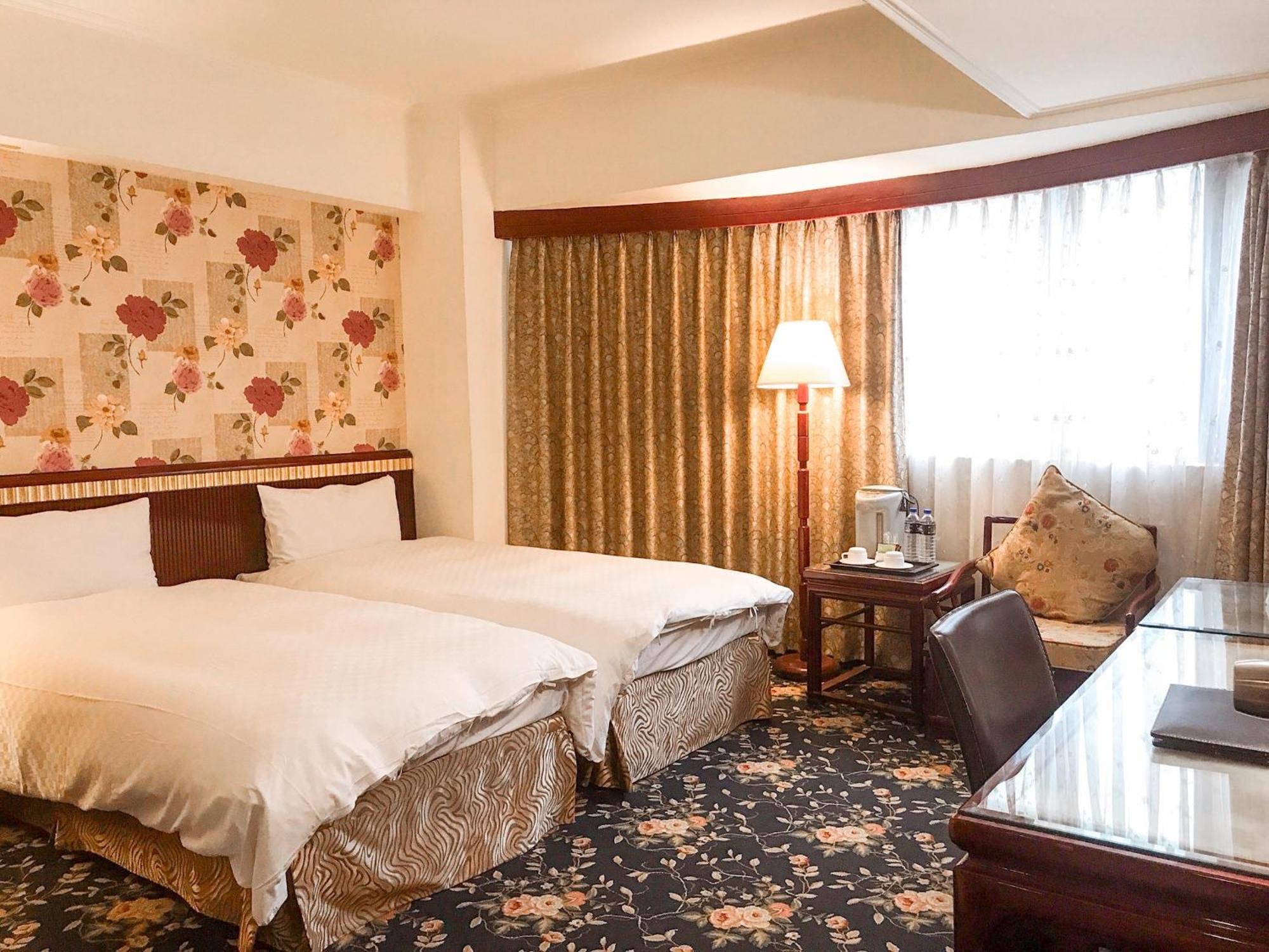 Kiwi Hotel Mrt Wenxin Branch Tchaj-čung Exteriér fotografie